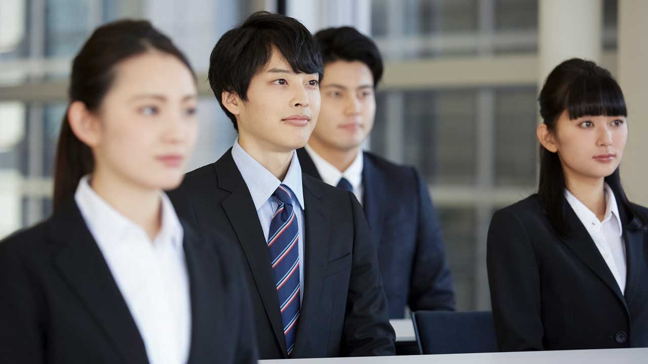 はじめて転職をする人の平均年齢は20代