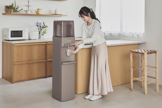 一人暮らしなら宅配水と浄水型どっちがいい？