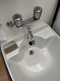 スロップシンクの掃除前